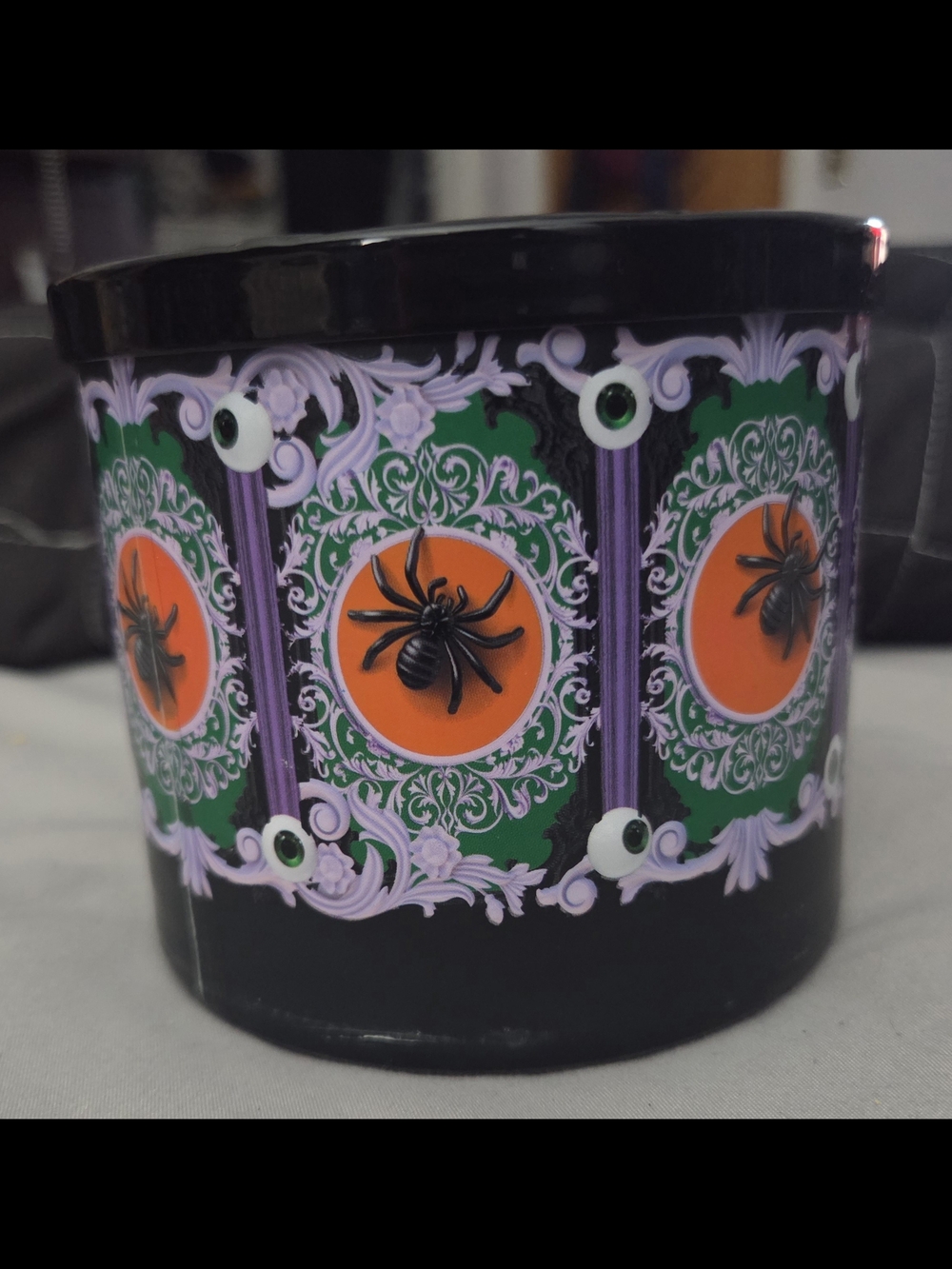 🔺️🆕️🔺️Bath & Body Works-Ice Scream Float Candle - Black, Purple, Orange - Picture 3 of 6